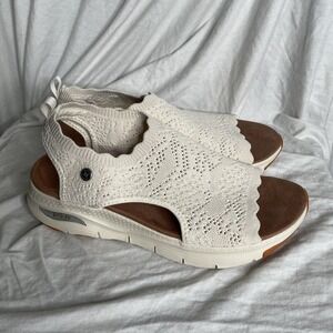 Sketchers Arch Fit Breezy City Catch Slip On Knit Sandal Size 11